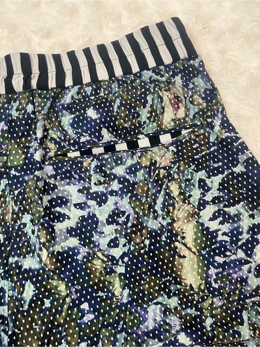 Lululemon Athletica Navy Multi Floral Athletic Shorts - Picture 9 of 9